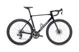 Colnago V5rs Disc 2025 carbon road bike with Shimano Ultegra Di2 electronic groupset, featuring lightweight frame and disc brakes.