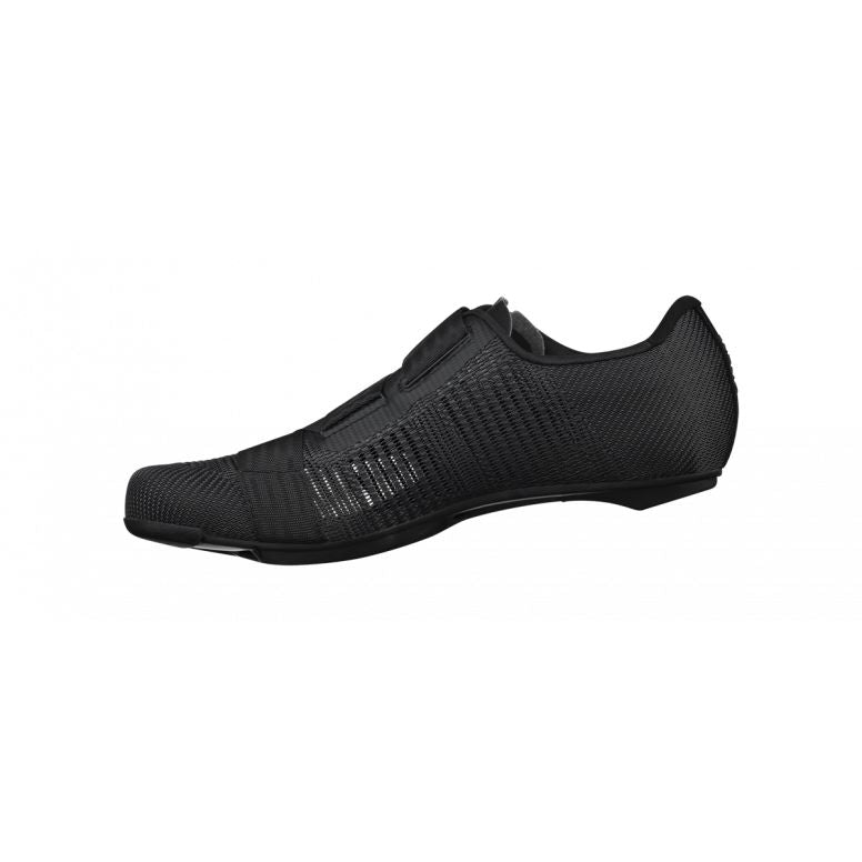 Fizik R2 Vento AeroWeave road cycling shoes with Powerstrap closure, showing sleek aerodynamic design and secure fit.