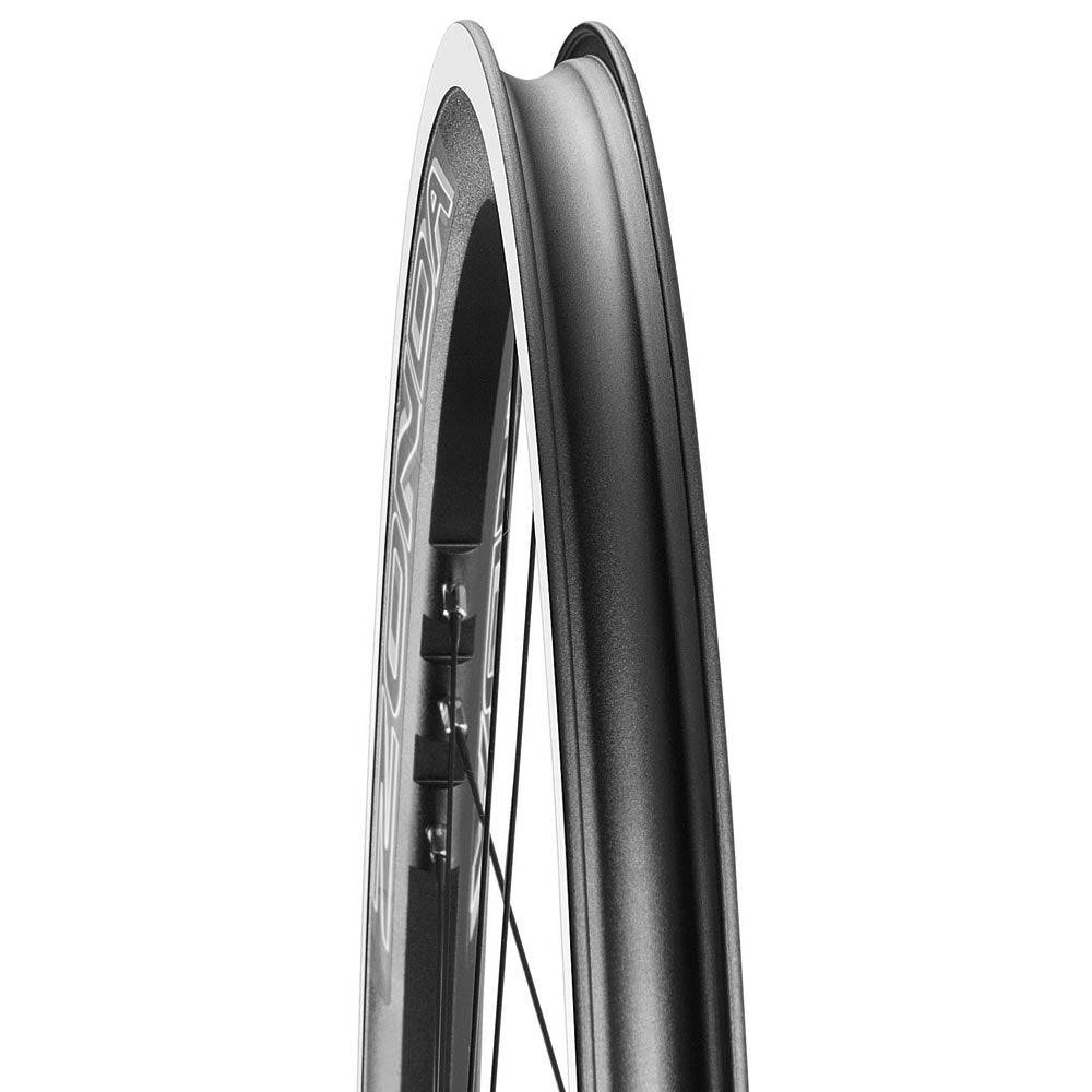 Campagnolo Zonda C17 road wheelset with 22.5mm wide clincher rims, designed for 25-28mm tires, cycling components.
