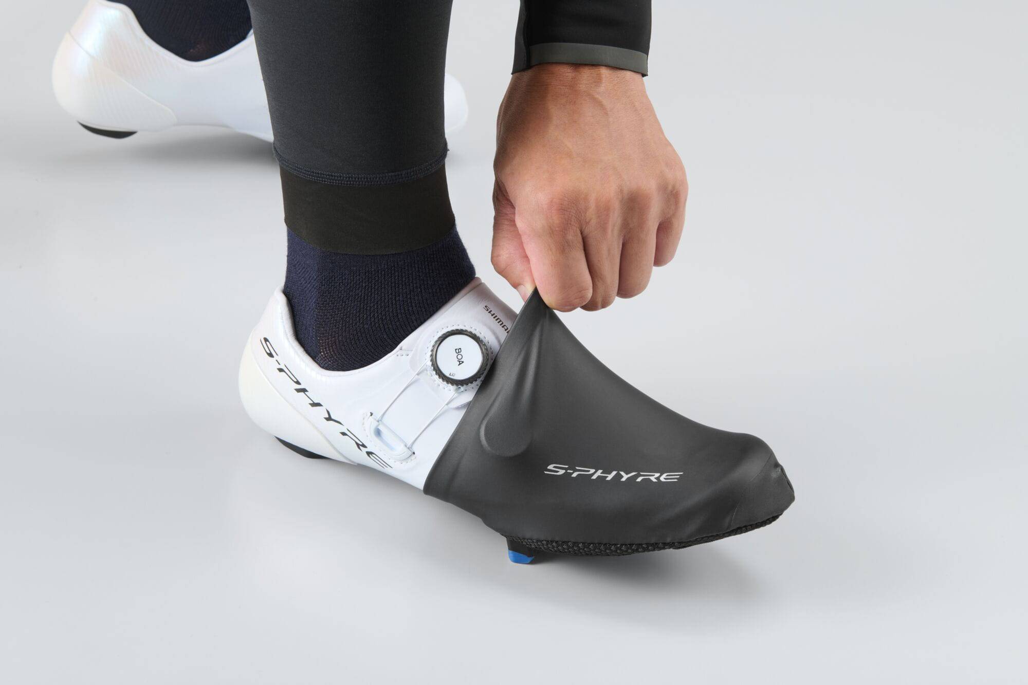 Shimano S-Phyre windproof cycling shoe covers, unisex toe covers with a sleek design for wind protection during rides.