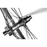 DT Swiss F 1900 29-inch rear wheel with 30mm rim, 12x157mm axle, Shimano HG freehub for mountain biking.