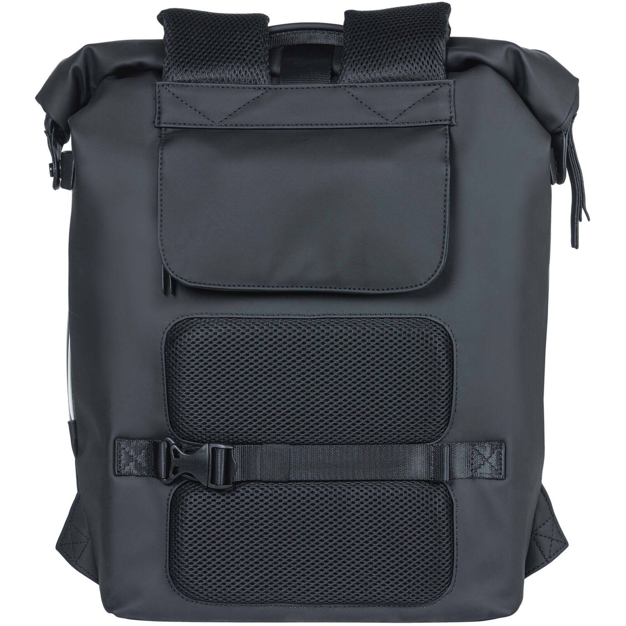 Basil SoHo Nordlicht 17L bicycle backpack in Night Black with integrated LED light, designed for cycling accessories.