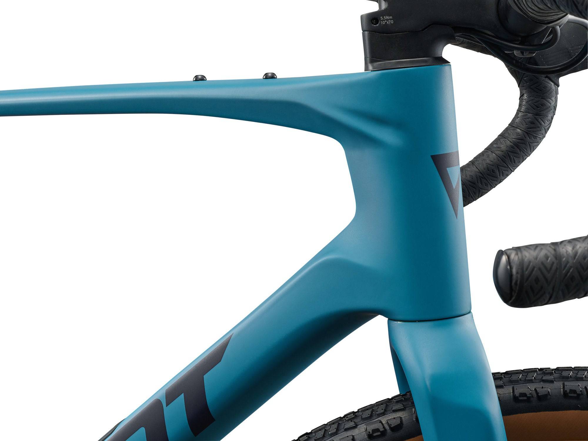 Giant Revolt Advanced 3 MY26 gravel bike with lightweight frame and versatile design, suitable for off-road and gravel riding.