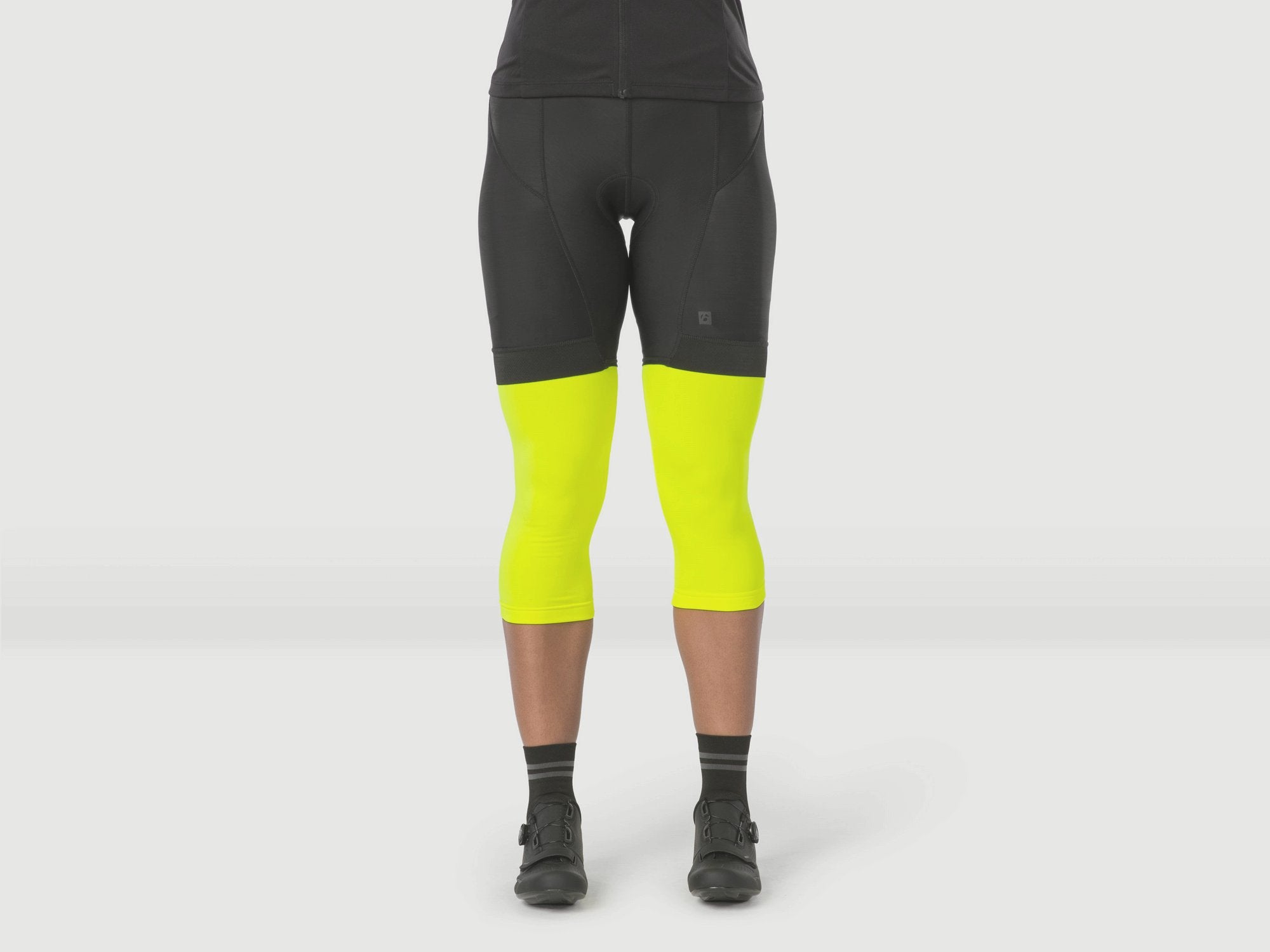 Bontrager thermal cycling knee warmers, breathable and moisture-wicking, designed to keep knees warm during cold rides.