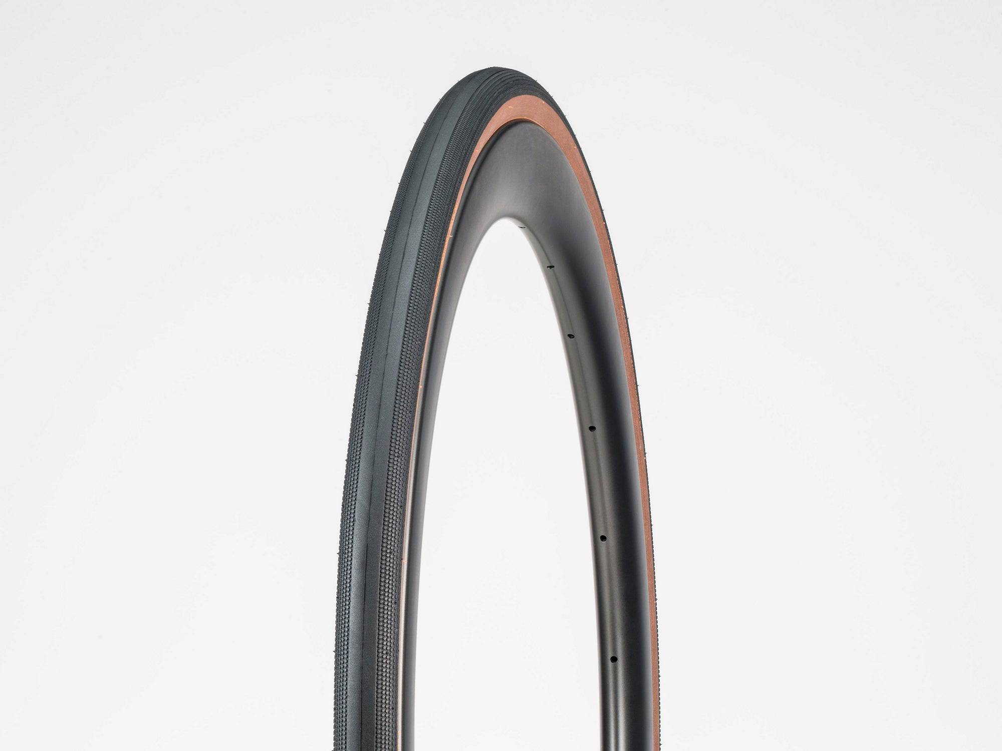 Bontrager R3 Hard-Case Lite Tlr Road Tire Tyre | Swinnerton Cycles