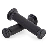 Renthal Push-On MTB grips with Ultra Tacky™ compound for improved control and comfort on mountain biking handlebars.