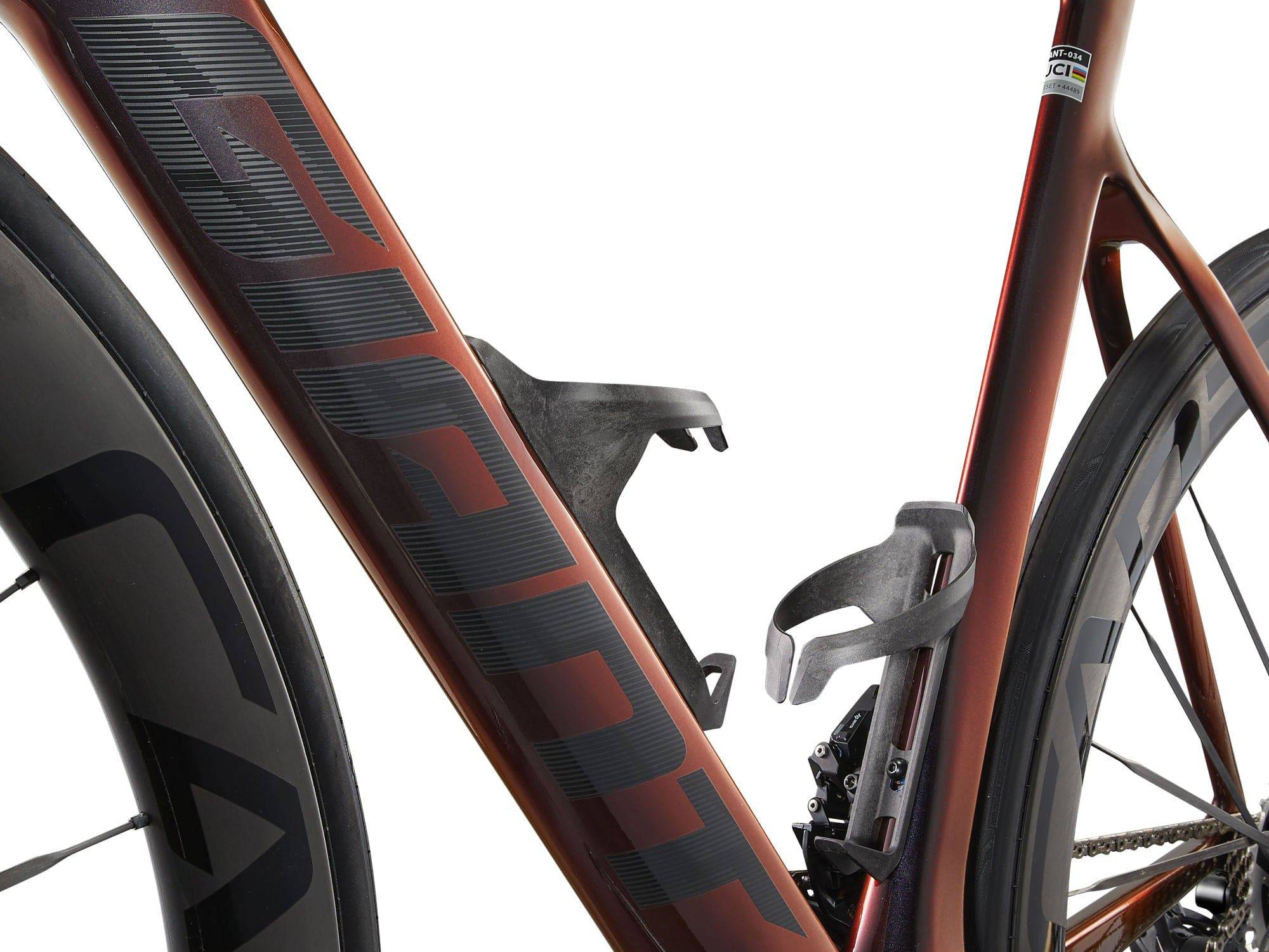 Giant Propel Advanced SL 0-DA road bike with Shimano Dura-Ace Di2 R9200 groupset, aerodynamic frame, and racing wheels.