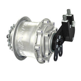 Rohloff Speedhub 500/14 internal gear hub with 14 speeds and sealed oil bath for bike drivetrain components.