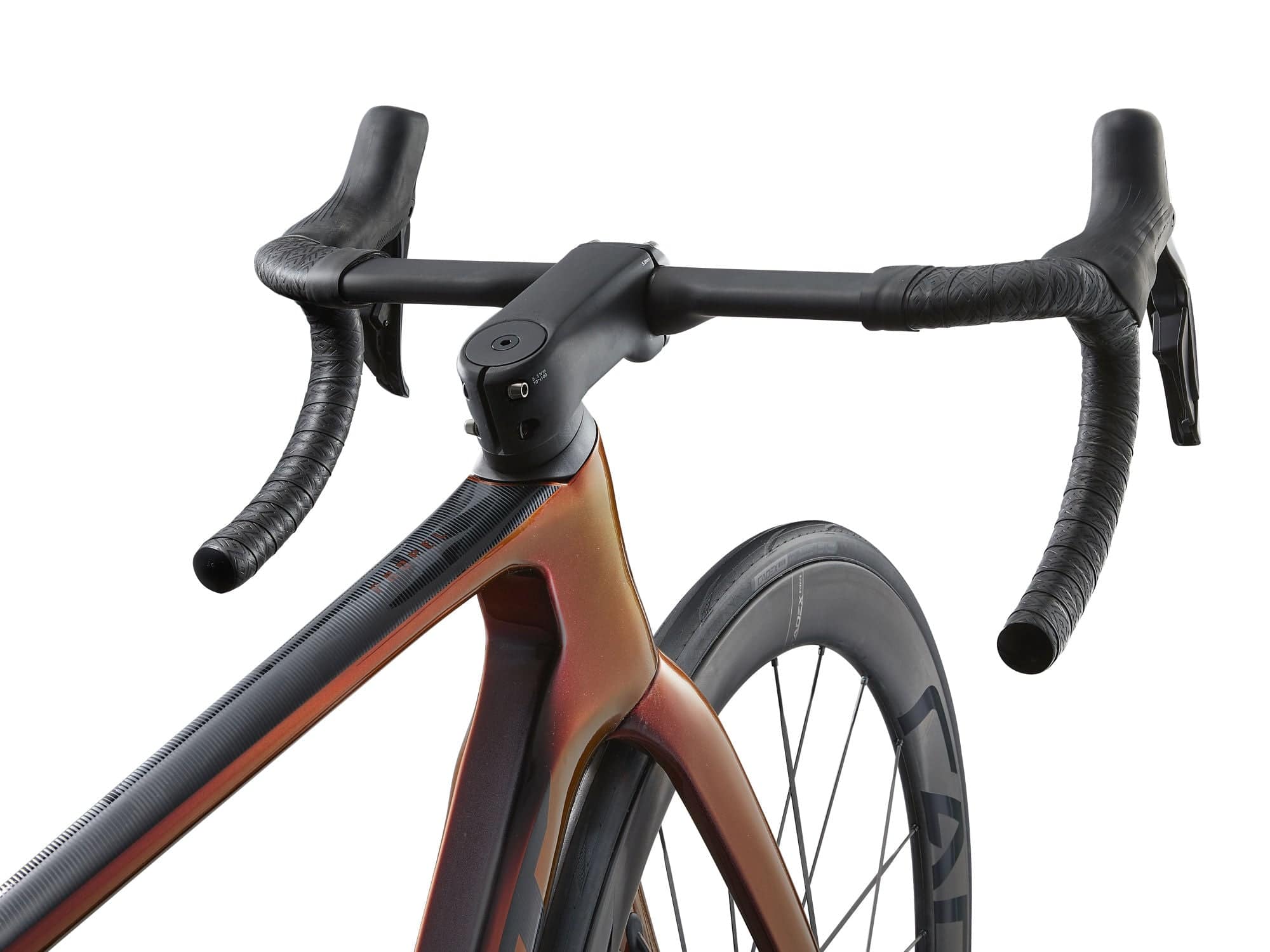 Giant Propel Advanced SL 0-DA road bike with Shimano Dura-Ace Di2 R9200 groupset, sleek aerodynamic frame and racing design
