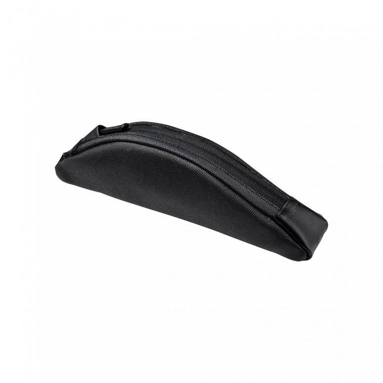 Topeak Fastfuel black top tube bag for cycling, compact aerodynamic accessory with 0.4L capacity, ideal for bike storage.