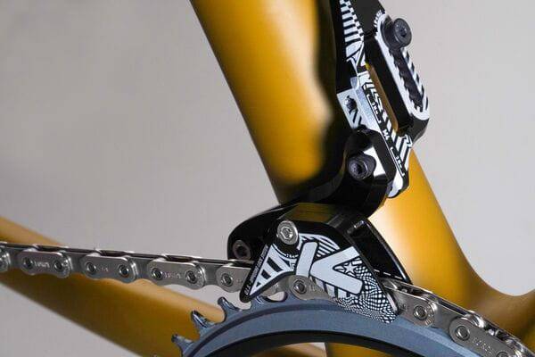K-Edge 1x Race W chain guide in black anodized finish, designed for 1x drivetrain bikes, shown in close-up image.