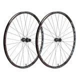 Easton EA70 AX disc wheelset with tubeless-ready rims for road and gravel bikes, featuring lightweight, durable components.