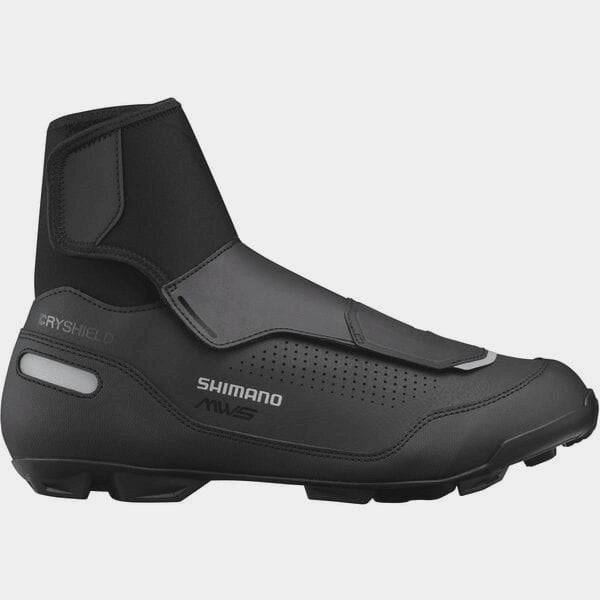 Shimano MW5 MTB shoes with waterproof DryShield membrane, warm lining, and reflective details for cycling.