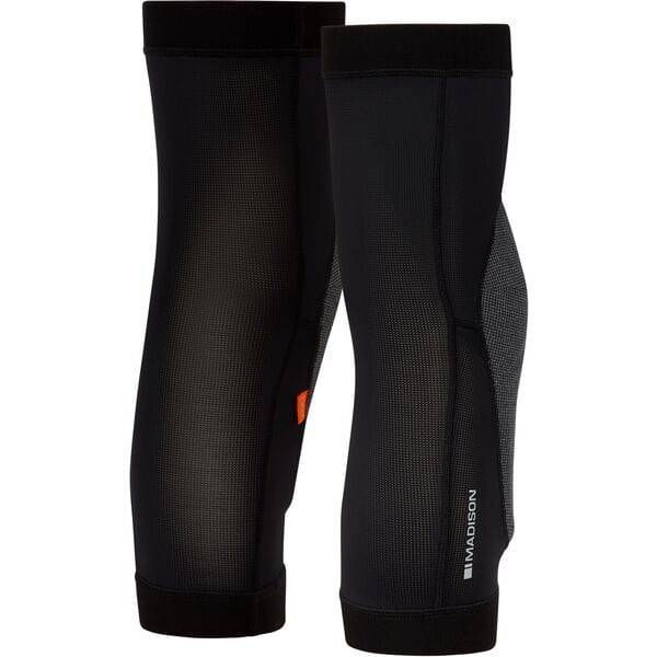 Madison Flux D3O mountain biking knee pad set showing padded knee protection with adjustable straps, designed for comfort and safety.