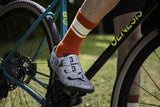Madison Roam Isoler crew socks, thermal cycling and casual comfort socks, shown in black with ribbed cuffs and reinforced toes.