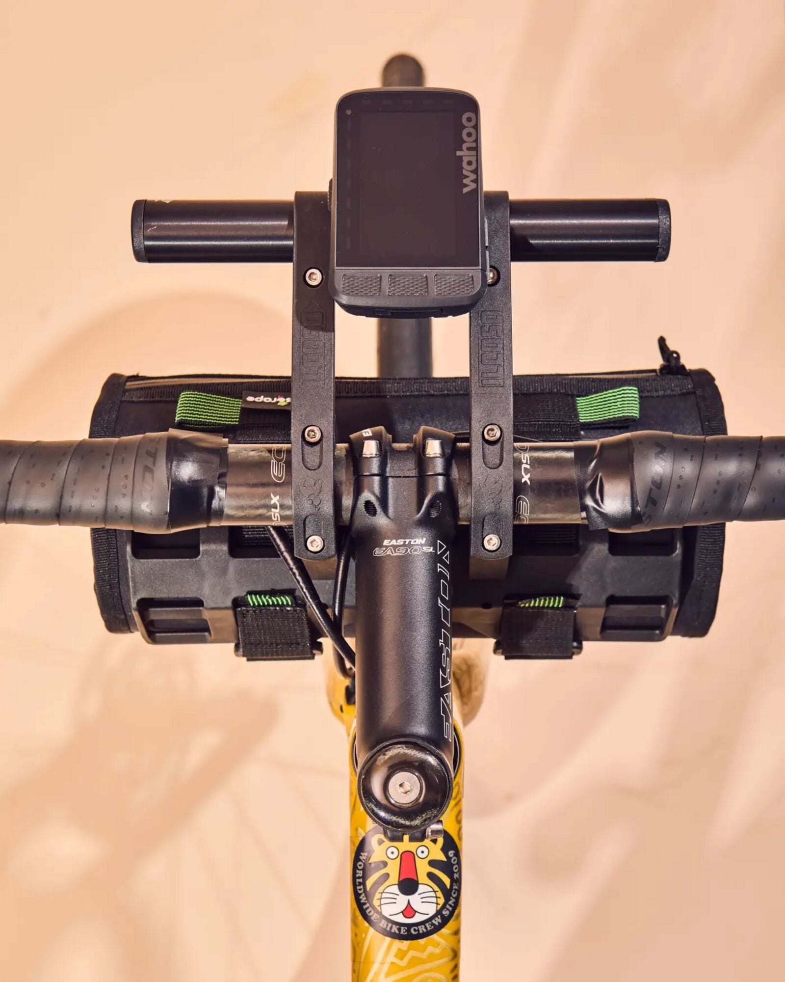 Miss Grape Moon IC handlebar bag for ILCOSO system, weather-resistant bike storage accessory with secure mounting and spacious interior.