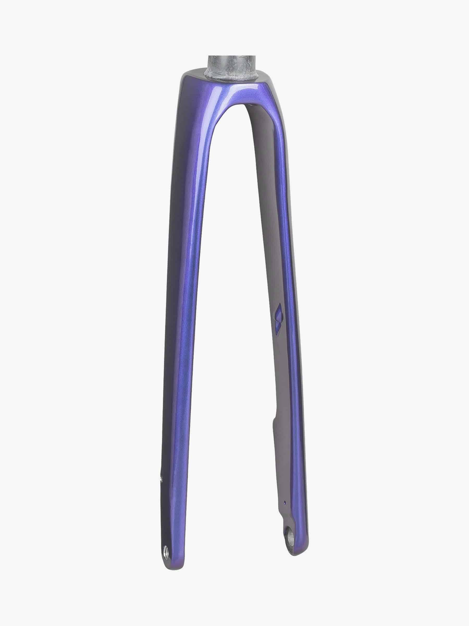 Trek Domane SL 5 2020 road bike forks, lightweight components with precise steering and control for 700C wheels.