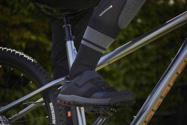 Madison DTE Isoler Waterproof Long Socks | Swinnerton Cycles
