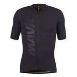 Mavic Aksium short sleeve cycling jersey with UPF 30 protection and reflective details, designed for outdoor cycling comfort.
