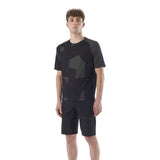 Mavic Deemax Enduro short sleeve jersey with reinforced shoulders and pockets, designed for mountain biking.