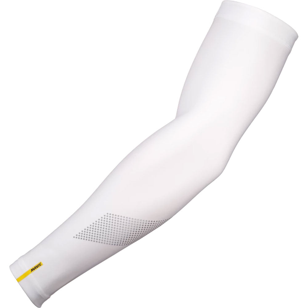 Mavic Cosmic lightweight cycling arm warmers with breathable fabric and reflective details, designed for comfortable riding.