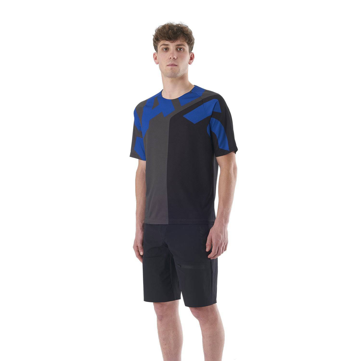 Mavic Deemax Enduro short sleeve jersey showing reinforced shoulders and pockets, designed for mountain biking comfort and durability.