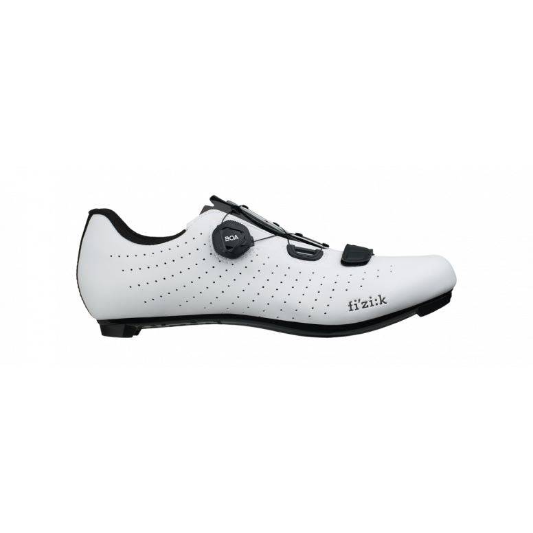 Fizik R5 Tempo Overcurve road cycling shoes with BOA IP1 dial and Velcro strap, featuring sleek black design and breathable mesh.