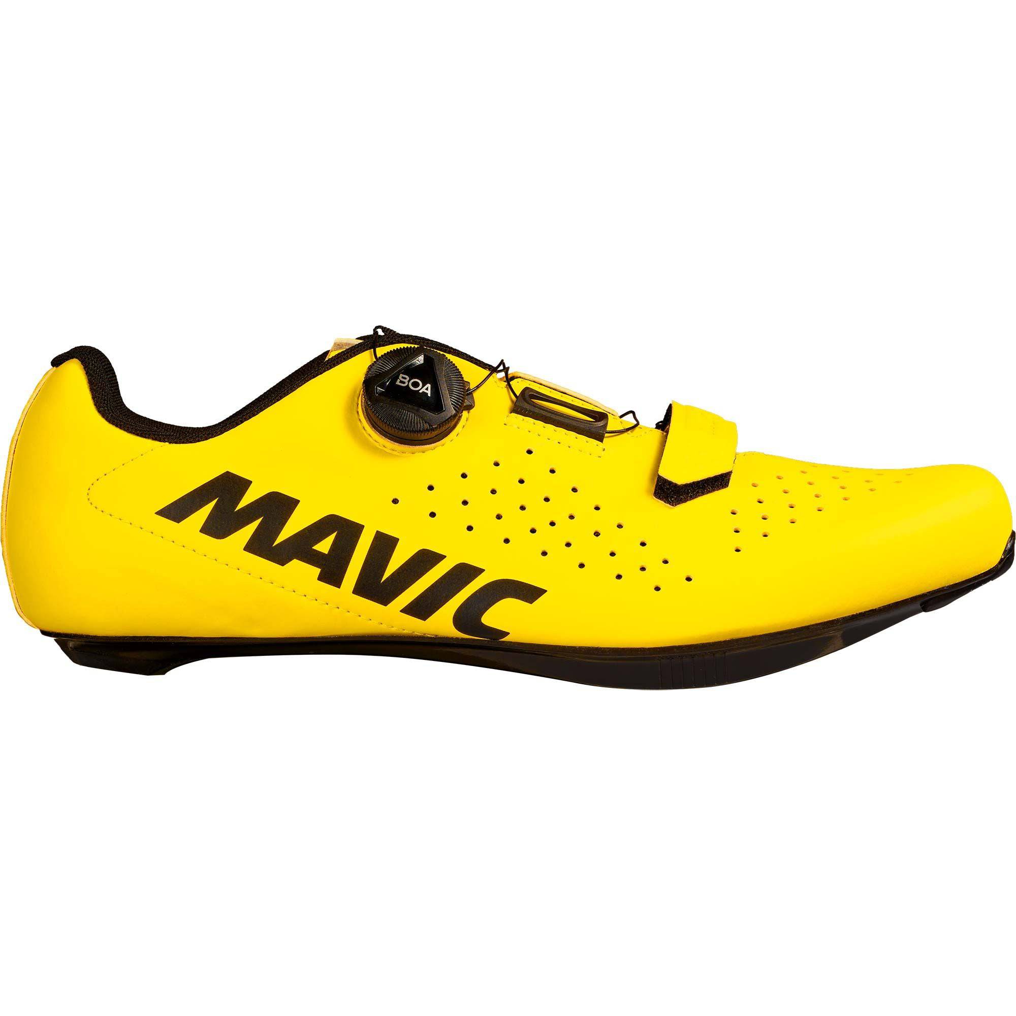 Unisex Mavic Crossmax Boa MTB shoes with secure lacing system and rugged mountain biking sole, designed for cycling comfort.