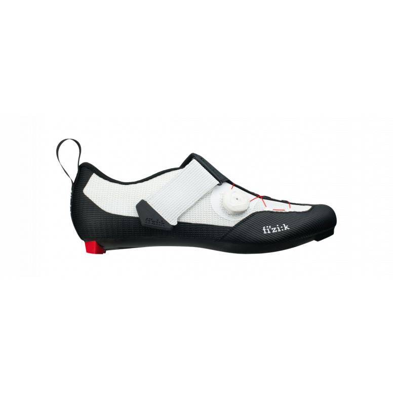 Fizik R3 Transiro road cycling shoes with carbon sole and BOA closure system, shown in a close-up view.