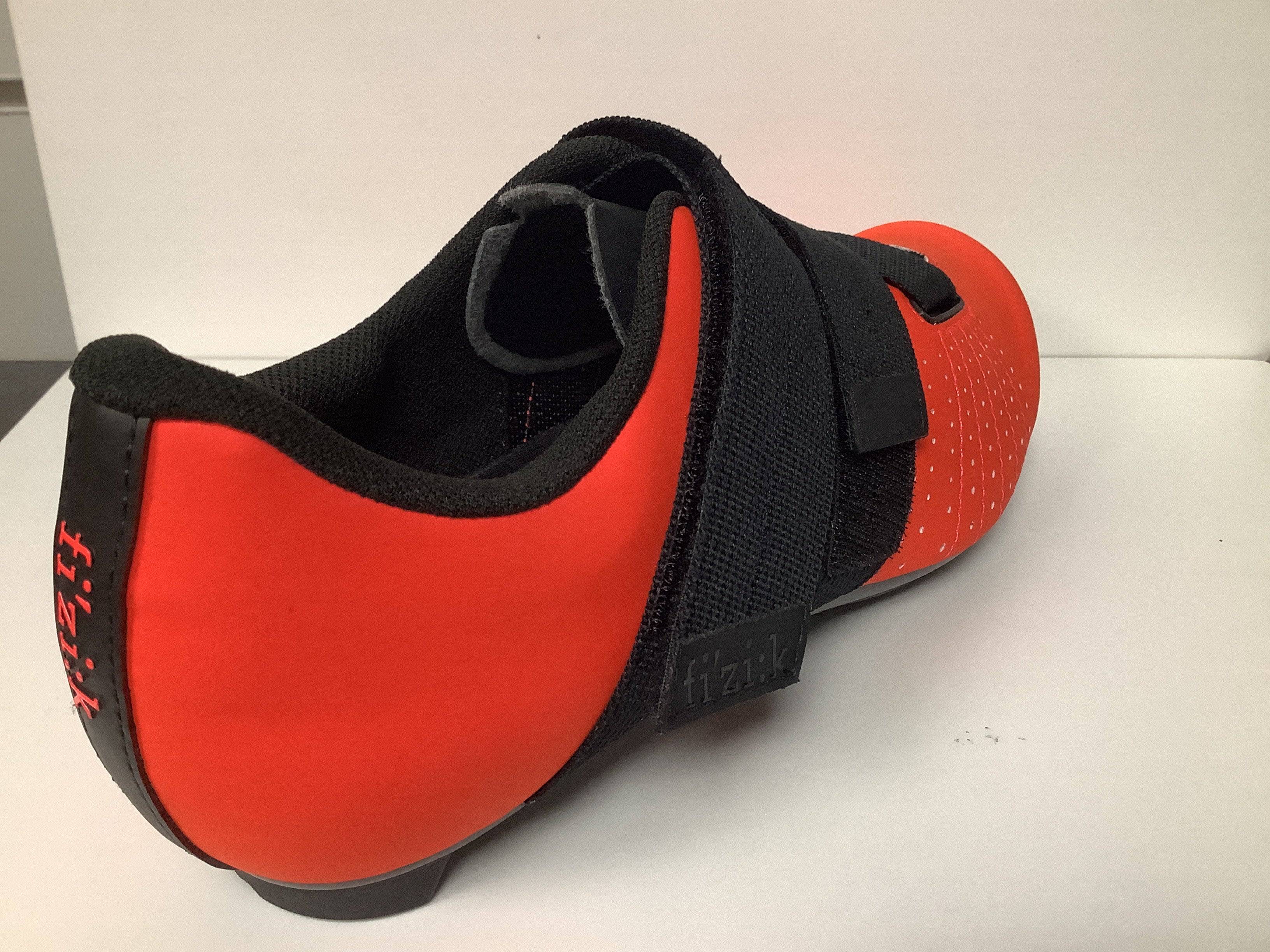 Fizik R5 Tempo Powerstrap Coral/Black 40.5 | Swinnerton Cycles