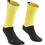 Mavic logo cycling socks with antibacterial T-Care Plus fiber, 18cm height, made of breathable, stretchy clothing material.