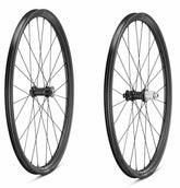 Fulcrum Rapid Red carbon gravel wheelset with SRAM XDR tubeless disc brake compatible, featuring lightweight, aerodynamic design.