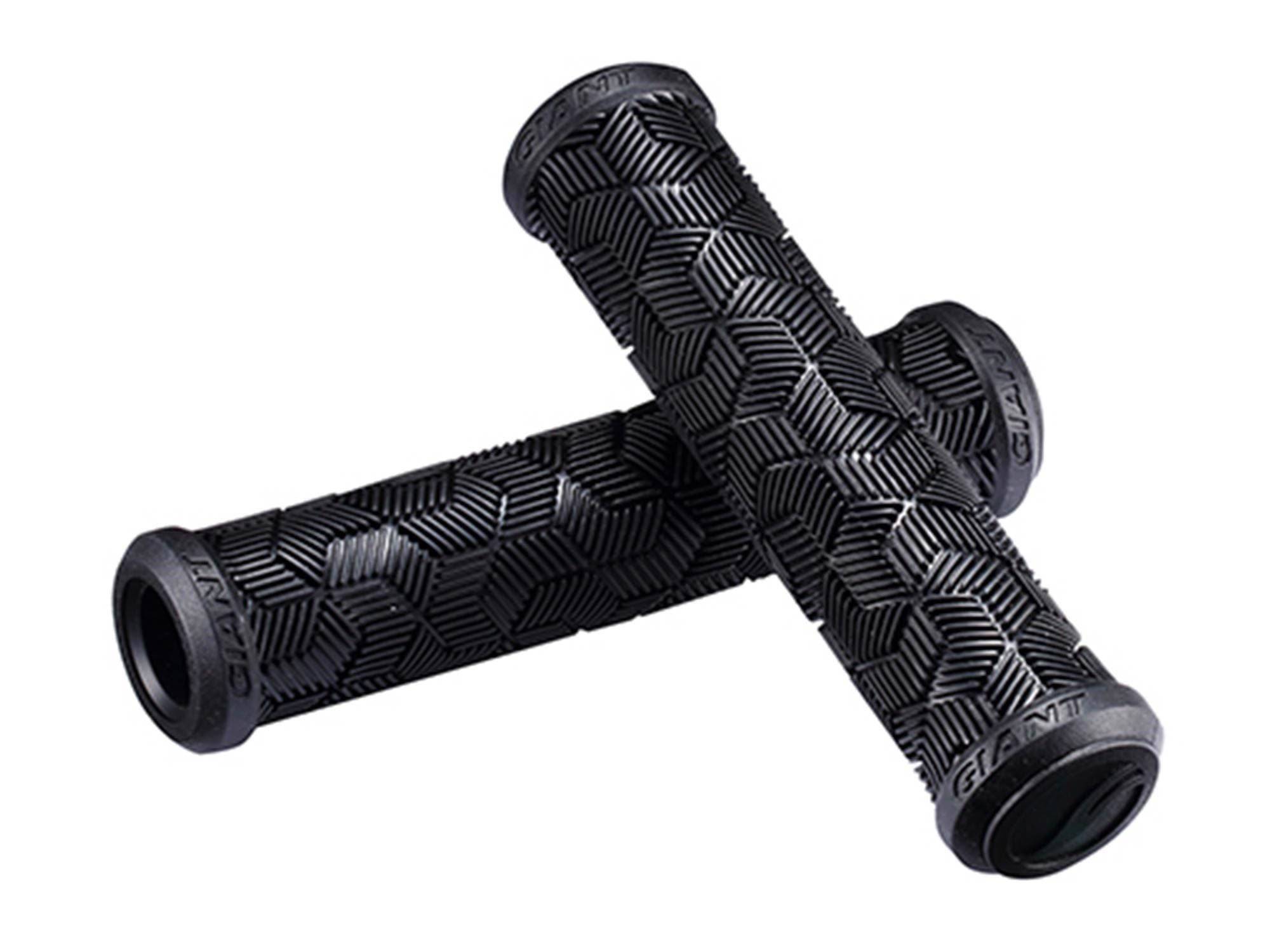 Giant Tactal mountain bike grips with multi-striped vibration-reducing design, featuring ergonomic rubber for comfortable handling.