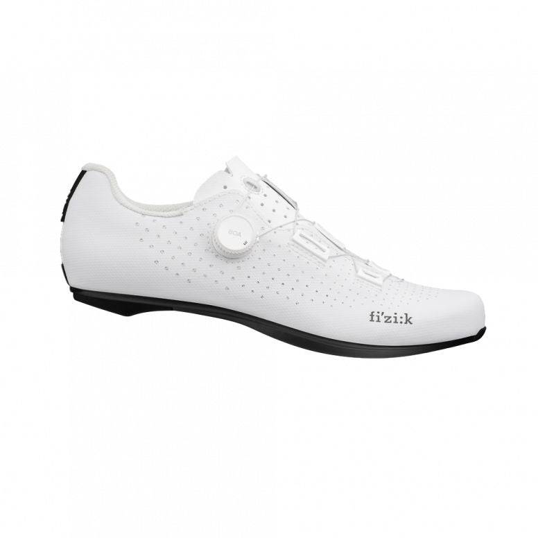 Fizik Tempo Decos Wide road cycling shoes with BOA Fit System and carbon sole, shown in a close-up view.