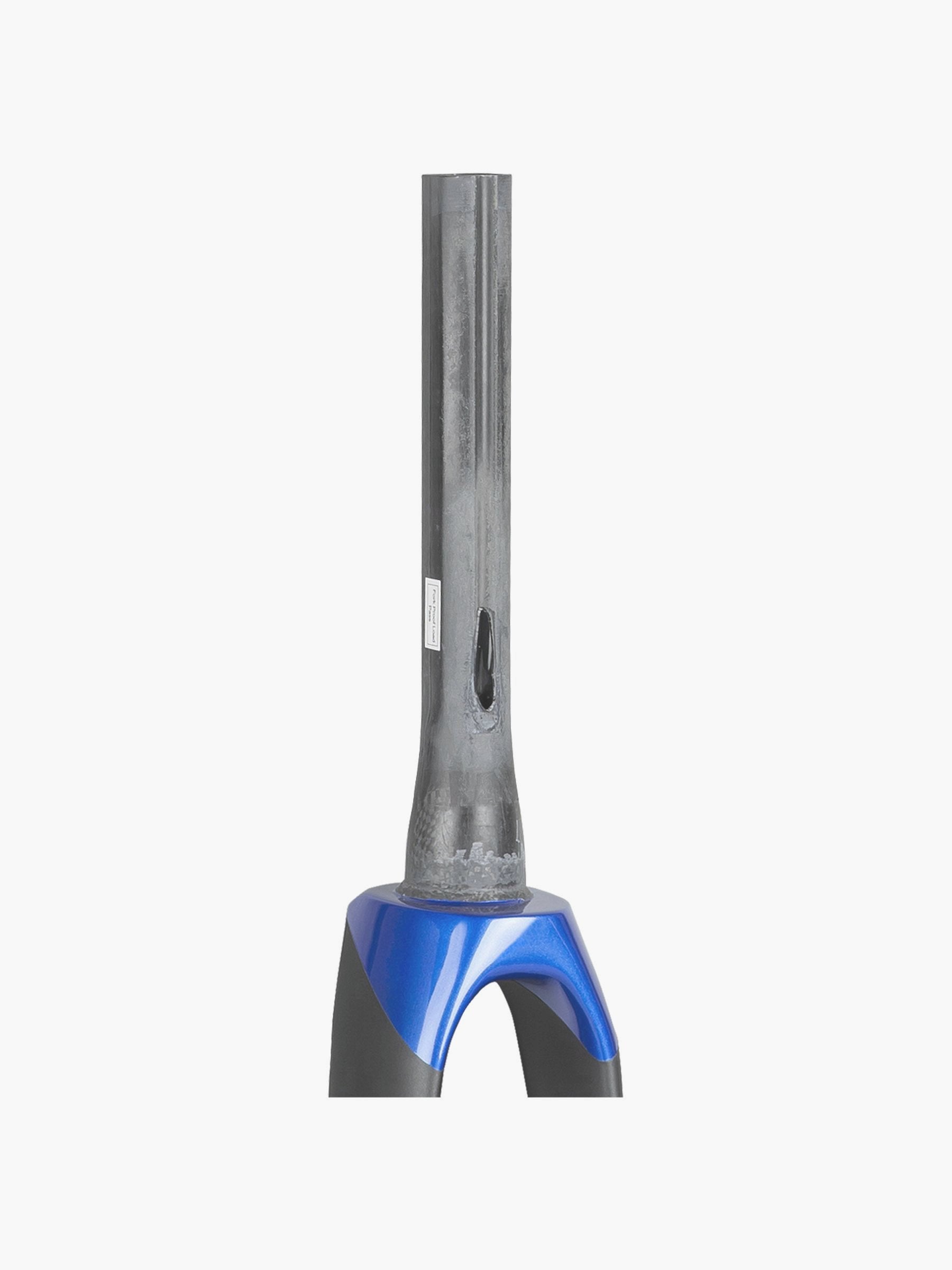 Trek Madone SL 700C road bike fork, lightweight carbon component for precise steering and durability on high-performance bikes.