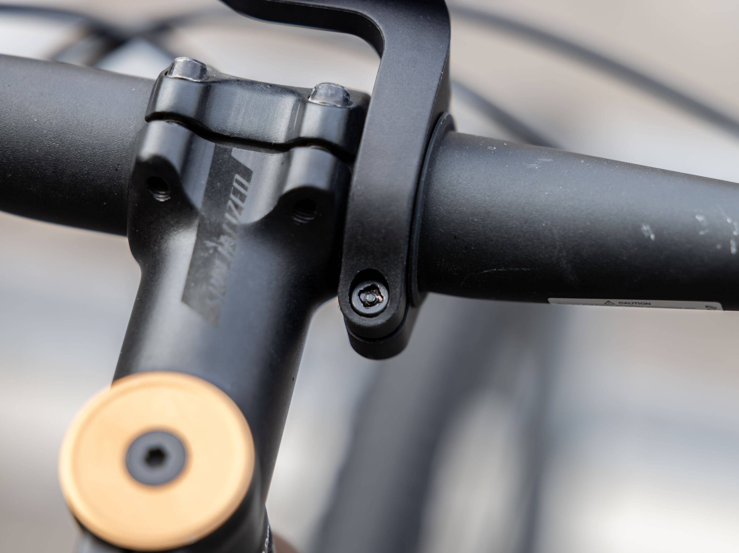 Quad Lock anti-theft screws kit with tamper-resistant tool, designed for secure mounts and accessories.