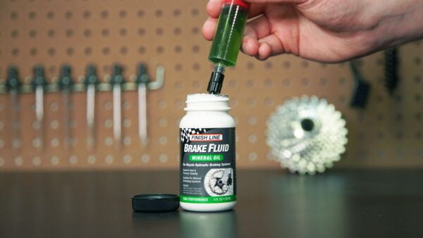 Finish Line Mineral Oil Brake Fluid - 32 oz / 960 ml - Single