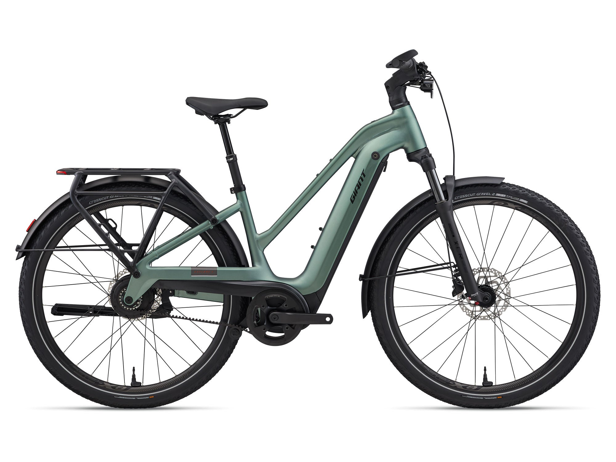 Giant Explore E+ 2 Stagger MY26 electric hybrid bike with SyncDrive Sport2 motor and advanced safety features, parked outdoors.