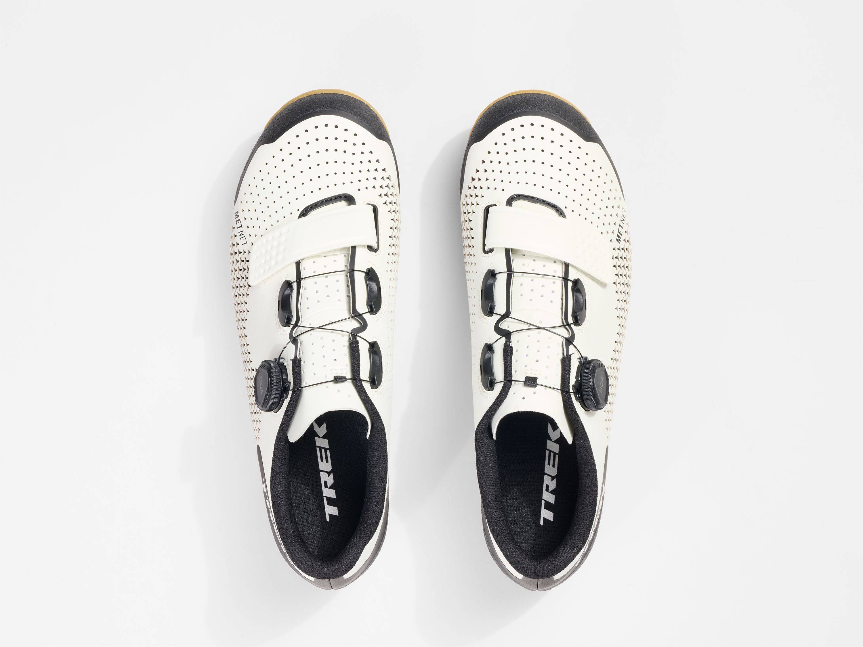Trek Foray mountain bike shoes for unisex cycling, durable footwear with rugged design and secure fit for off-road riding.