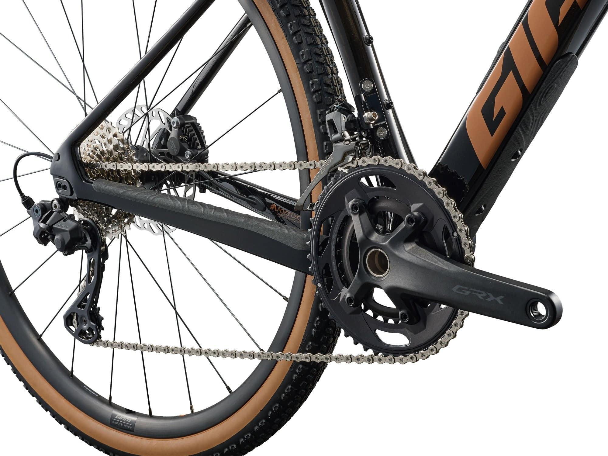 Giant Revolt Advanced 2 MY26 gravel bike with adjustable wheelbase and shock absorption, featuring a sleek frame and knobby tires.