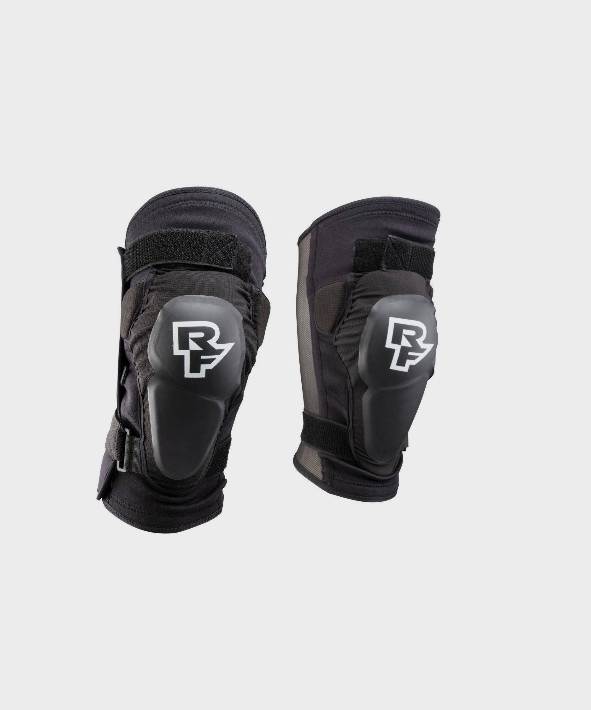 Race Face Roam Knee Guard 2021 with D30™ impact protection for mountain biking, showing padded knee coverage and adjustable straps.