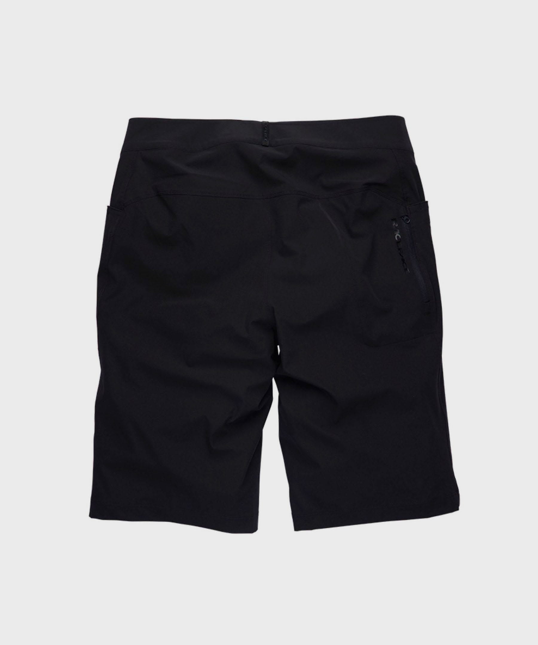 Race Face Traverse 2022 black mountain bike shorts with zippered pockets, lightweight and breathable cycling clothing for men.
