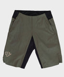 Race Face Traverse 2022 black mountain bike shorts with zippered pockets, lightweight and breathable cycling clothing for men.