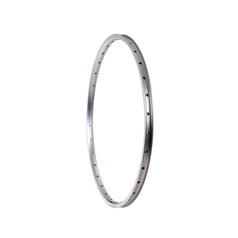 Halo White Line Classic 26-inch MTB rim with stainless steel eyelets, available in 32H and 36H options, for durable mountain biking.