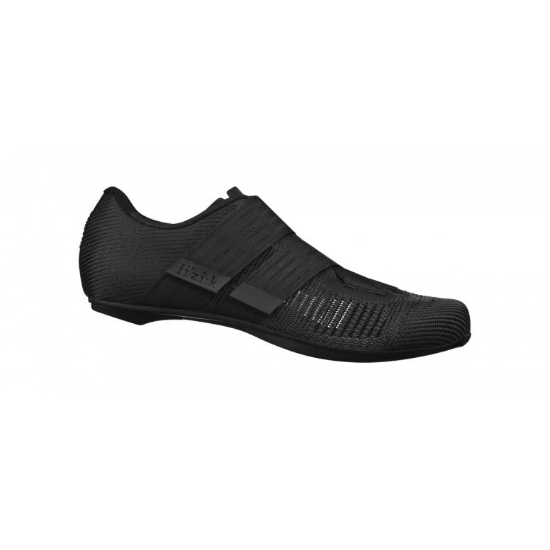 Fizik R2 Vento Aeroweave road cycling shoes with Powerstrap closure, featuring sleek aerodynamic design and breathable material.