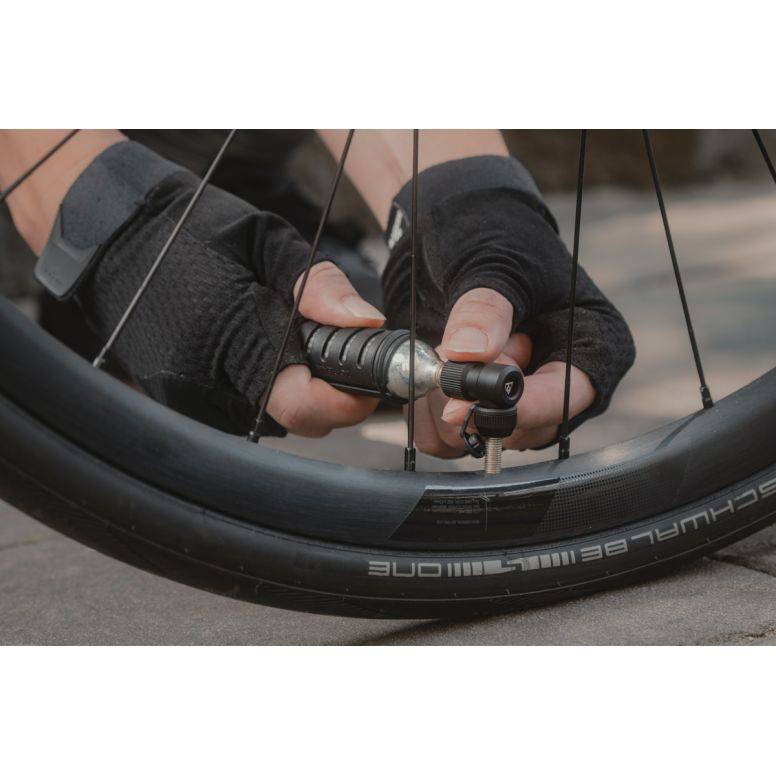 Topeak Nano Airbooster L CO2 inflator with 16g cartridge for Presta and Schrader valves, compact bike pump accessory
