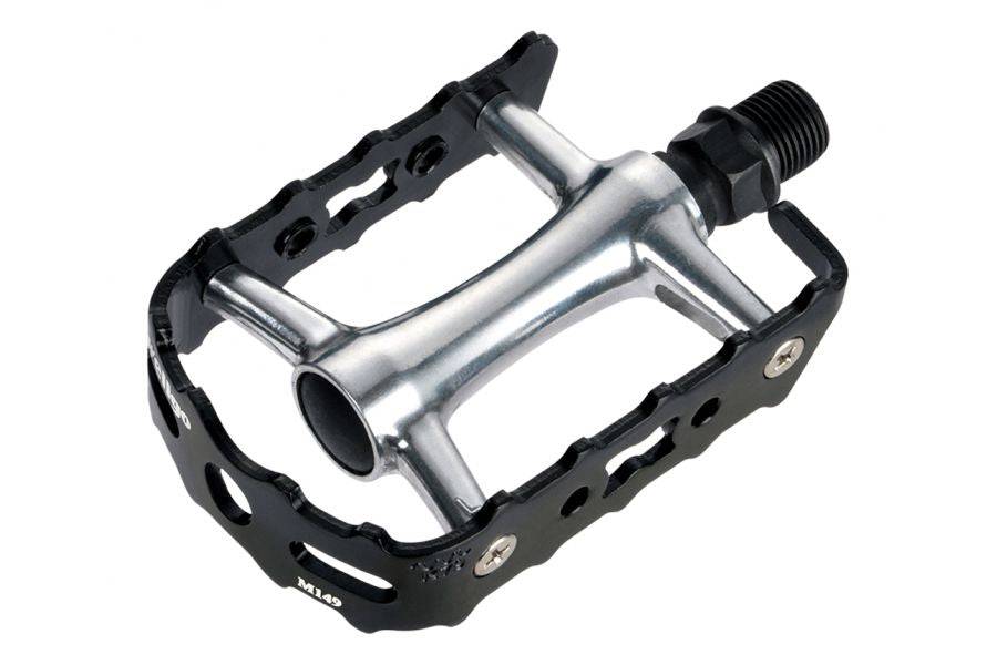 System EX M500 silver and black aluminum bike pedals with CNC CroMo spindles, showcasing durable, lightweight cycling component design.