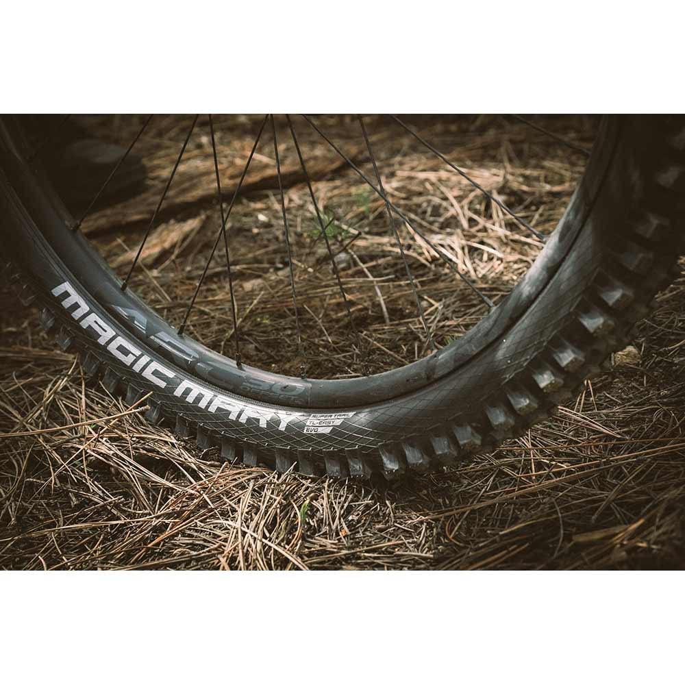 schwalbe tyre magic mary super downhill ultra soft folding tle p127352