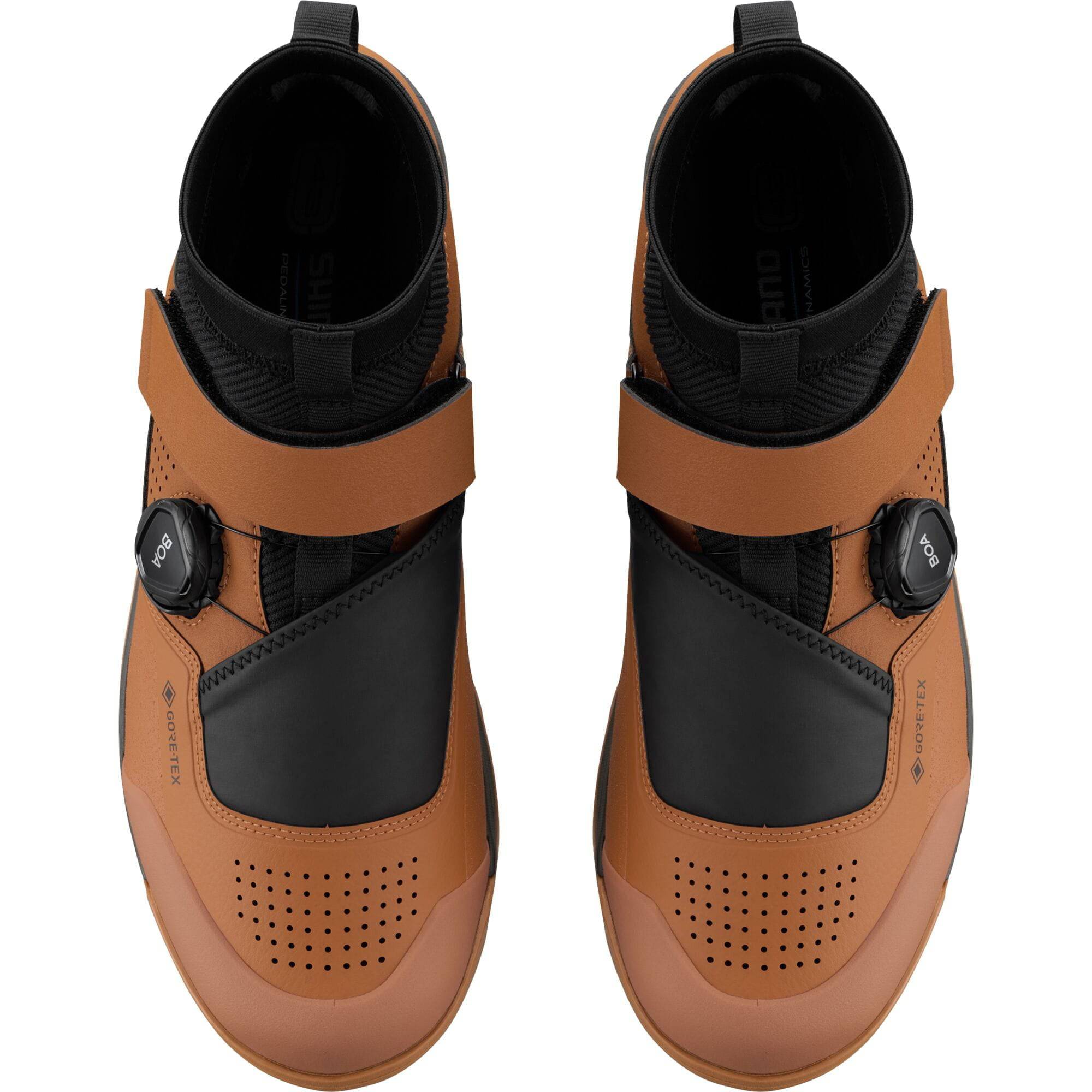 Shimano GE9 GORE-TEX mountain bike shoes with BOA Fit System, featuring waterproof upper and rugged sole for cycling.