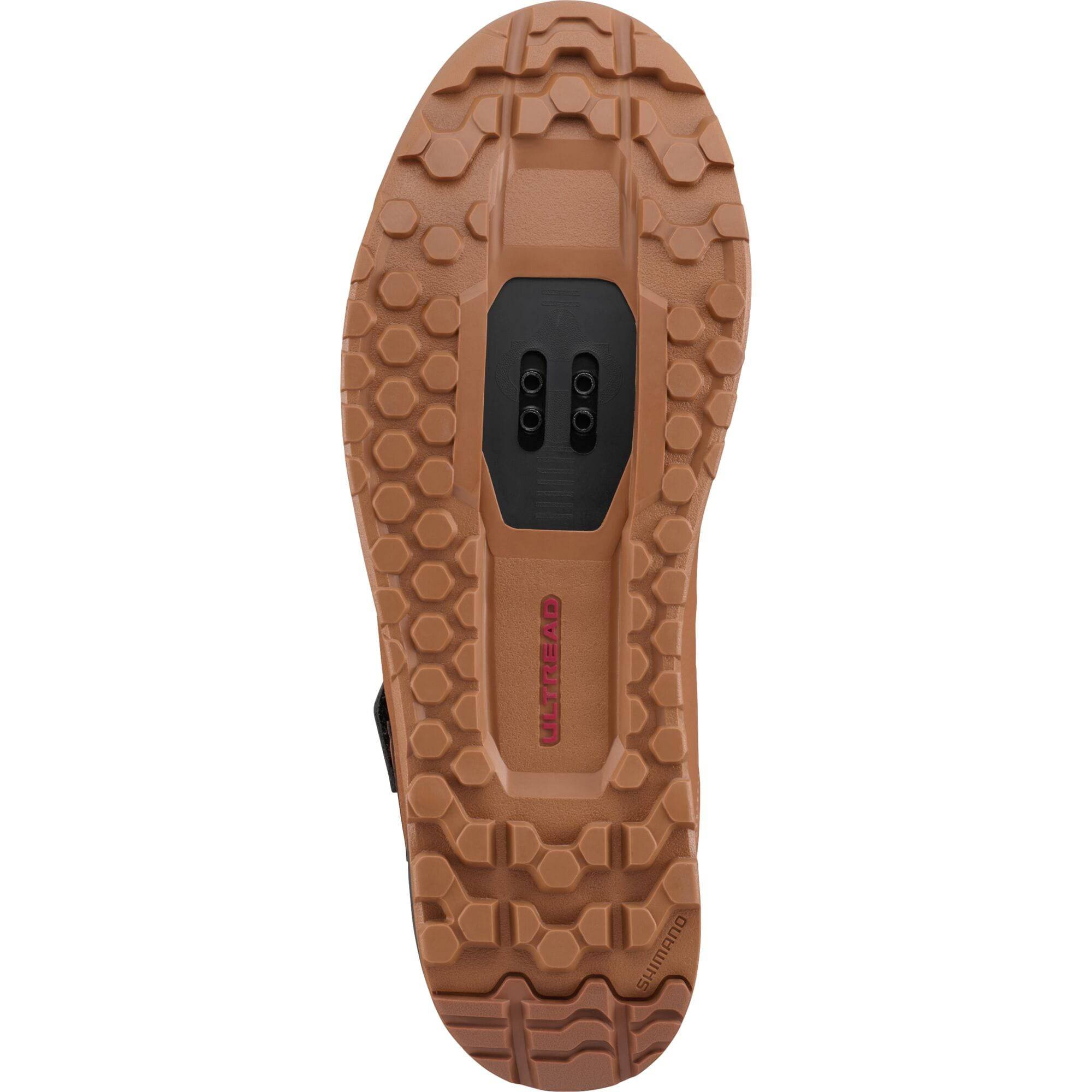 Shimano GE9 GORE-TEX mountain bike shoes with BOA Fit System, black waterproof cycling footwear with secure closure.